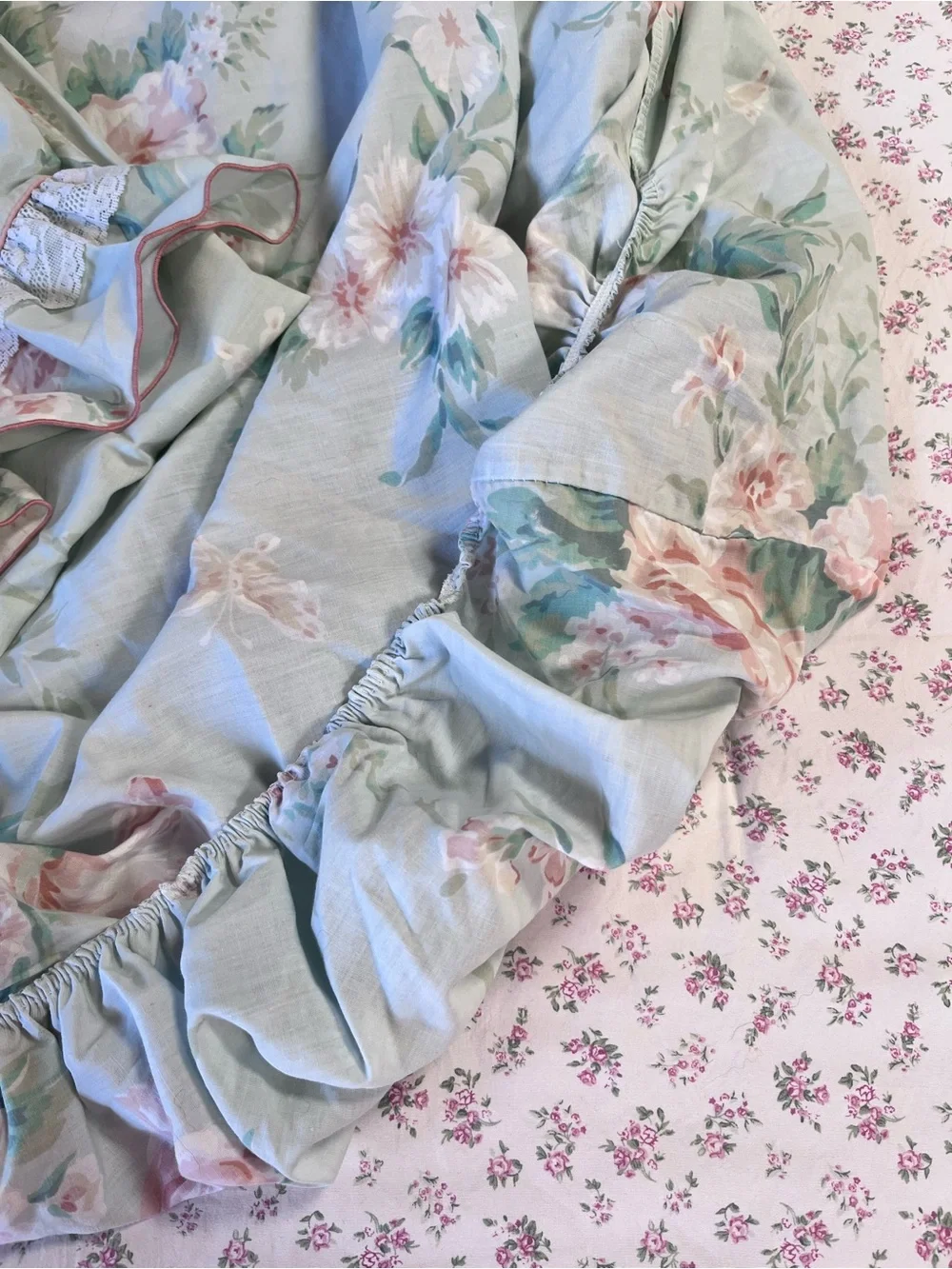 Vintage J.P. Steven’s Floral ruffled Lace Full Sheet Set